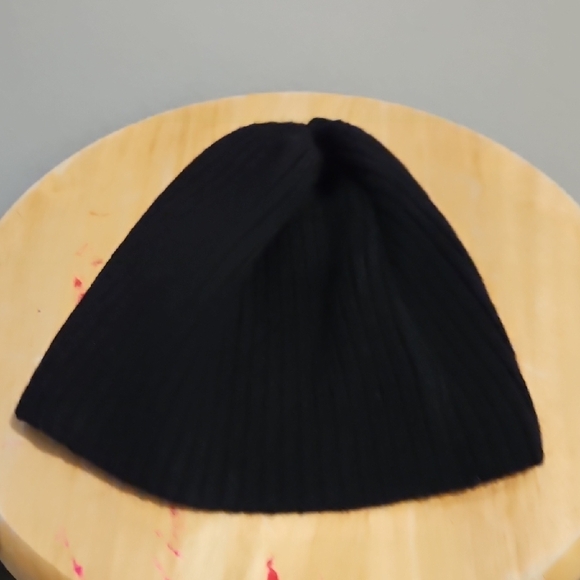 Lacoste Black Knit Beanie with Logo - Picture 3 of 6